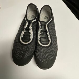 Cloudsteppers by Clark’s size 9.5W Dowling Pearl walking shoes.